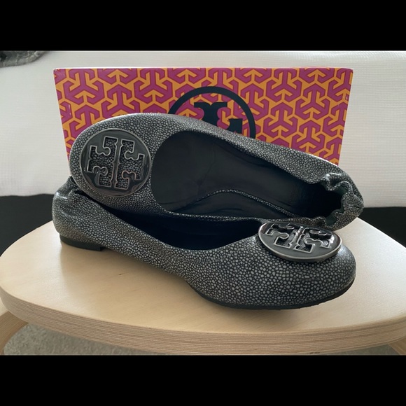 Tory Burch Reva Stingray Leather Flats - Picture 1 of 5
